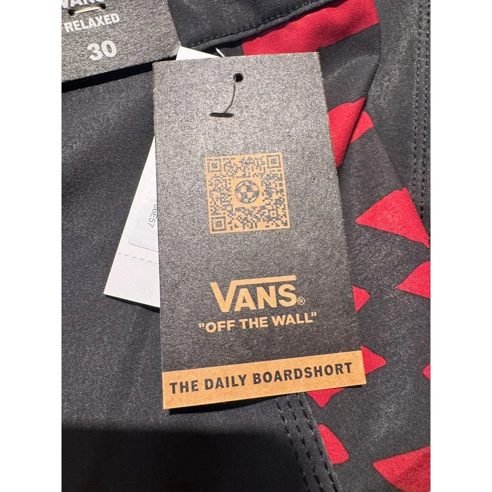 Vans MTE Daily Sideline Mens Boardshorts Black Red 19 Outseam Size 30 Relaxed